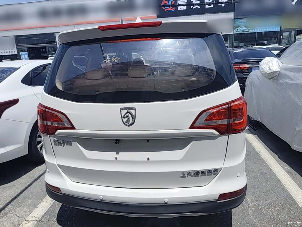 Wuling 730, 2017 6