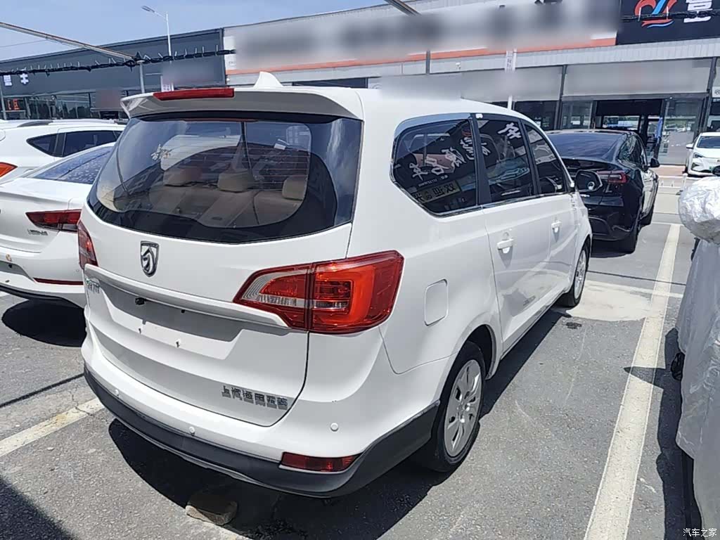 Wuling 730, 2017 7