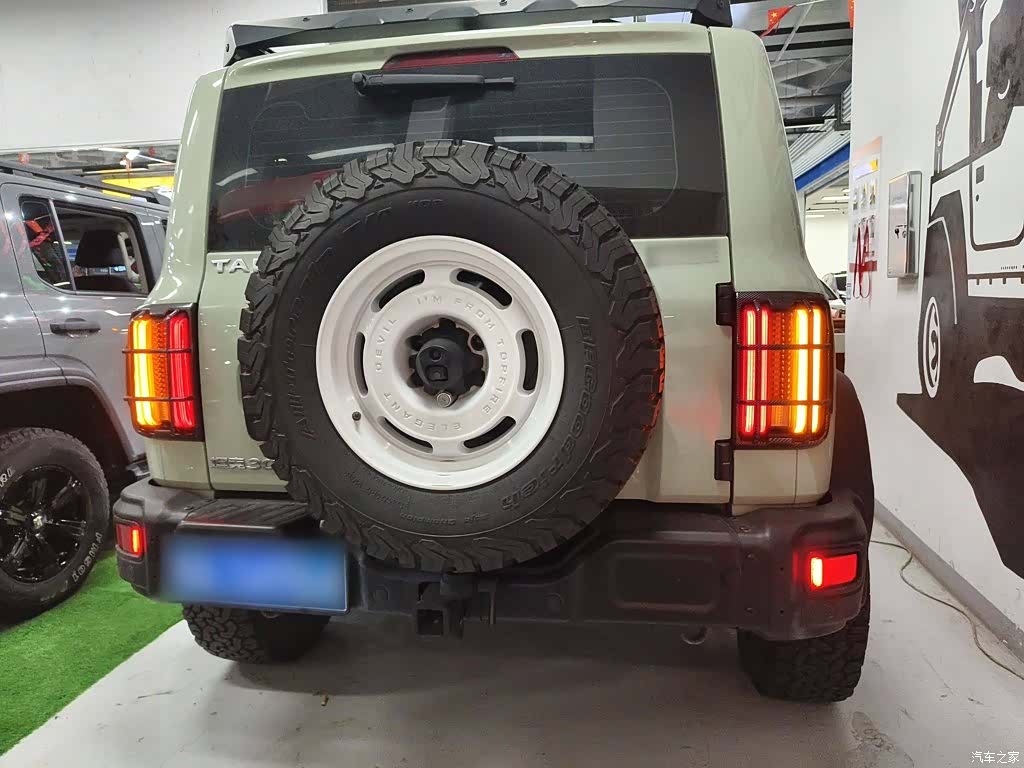 Tank 300, 2023 8