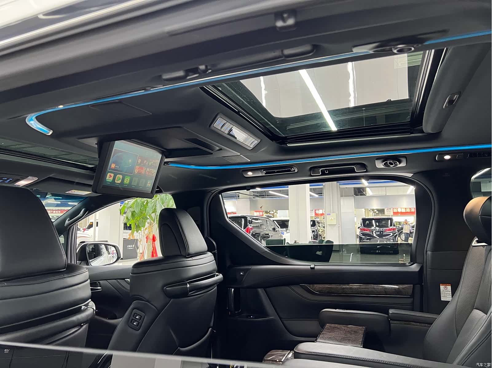Toyota Alphard, 2018 10