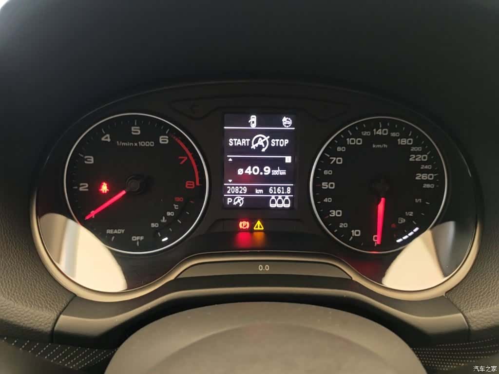 Audi Q2L, 2024 8