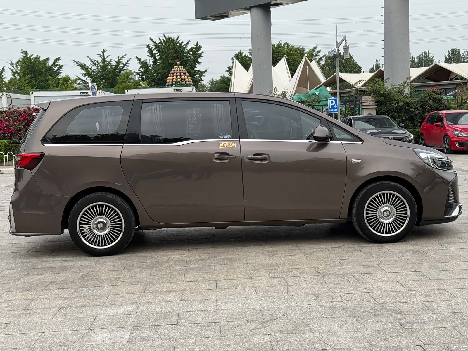Buick GL8, 2021 8