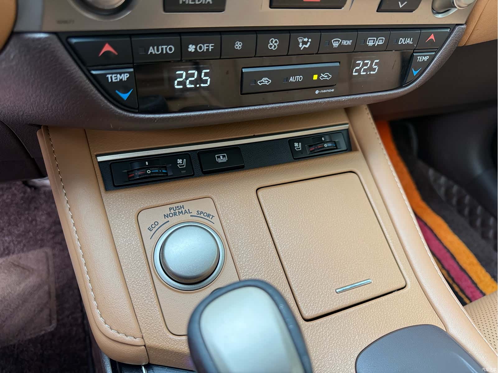 Lexus ES, 2017 13