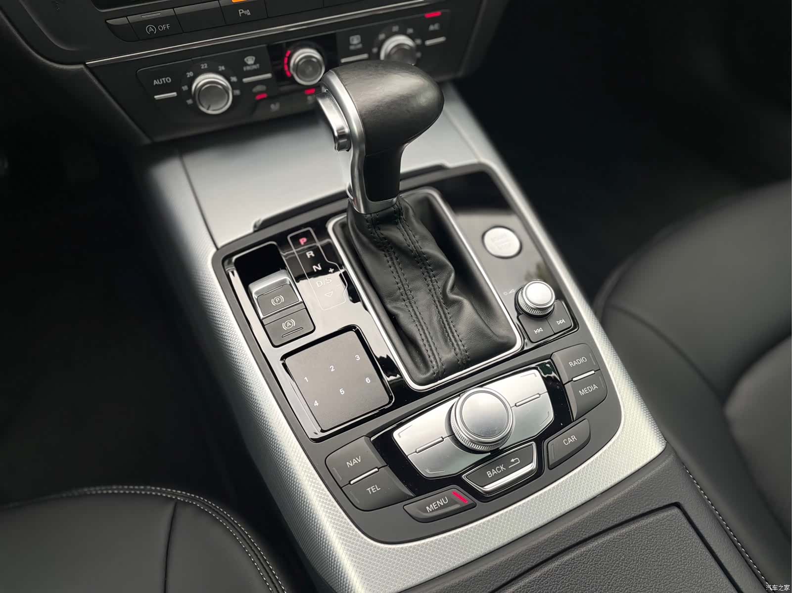 Audi A6L, 2015 11
