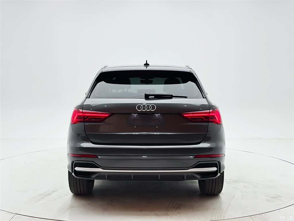 Audi Q3, 2022 все фото
