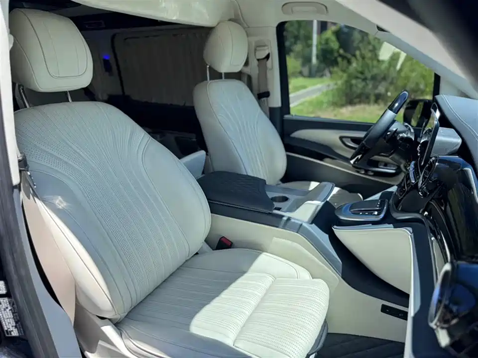 Mercedes-Benz V-class