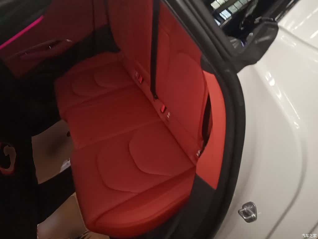 Xiaomi SU7, 2026 17