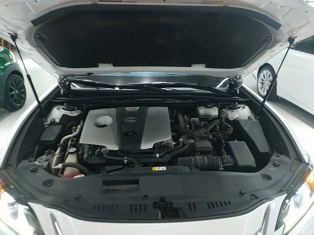 Lexus ES, 2019 16