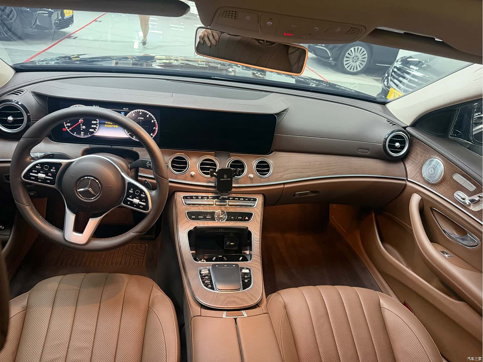 Mercedes-Benz E-Class, 2020 4