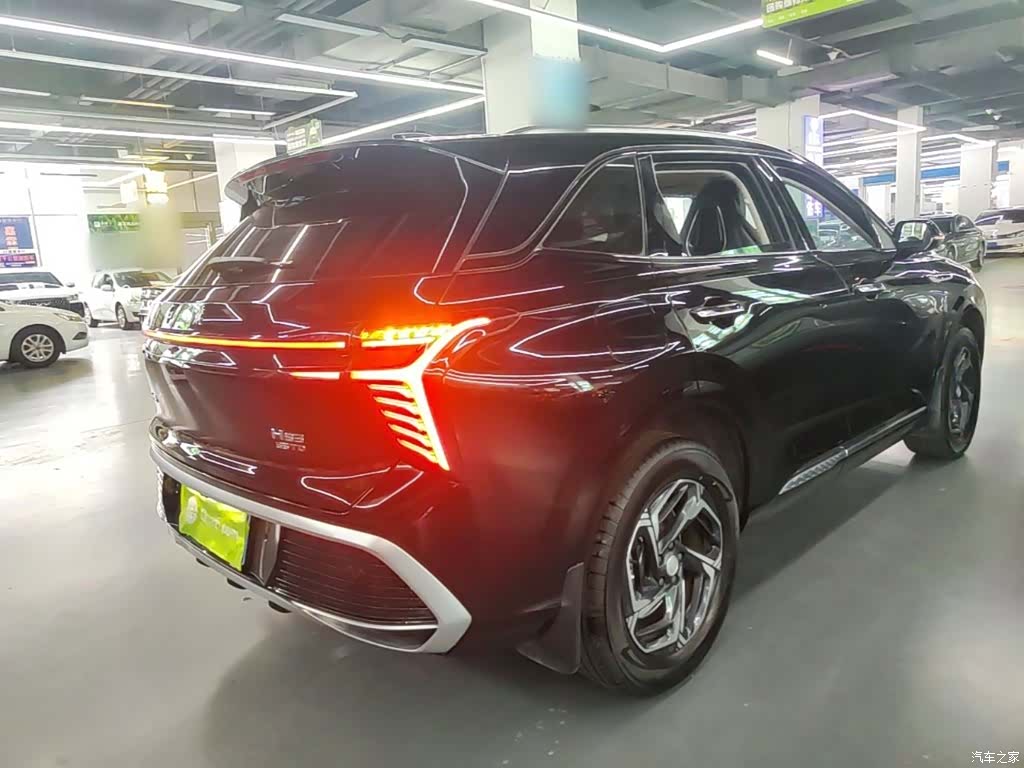 Hongqi HS3, 2025 7