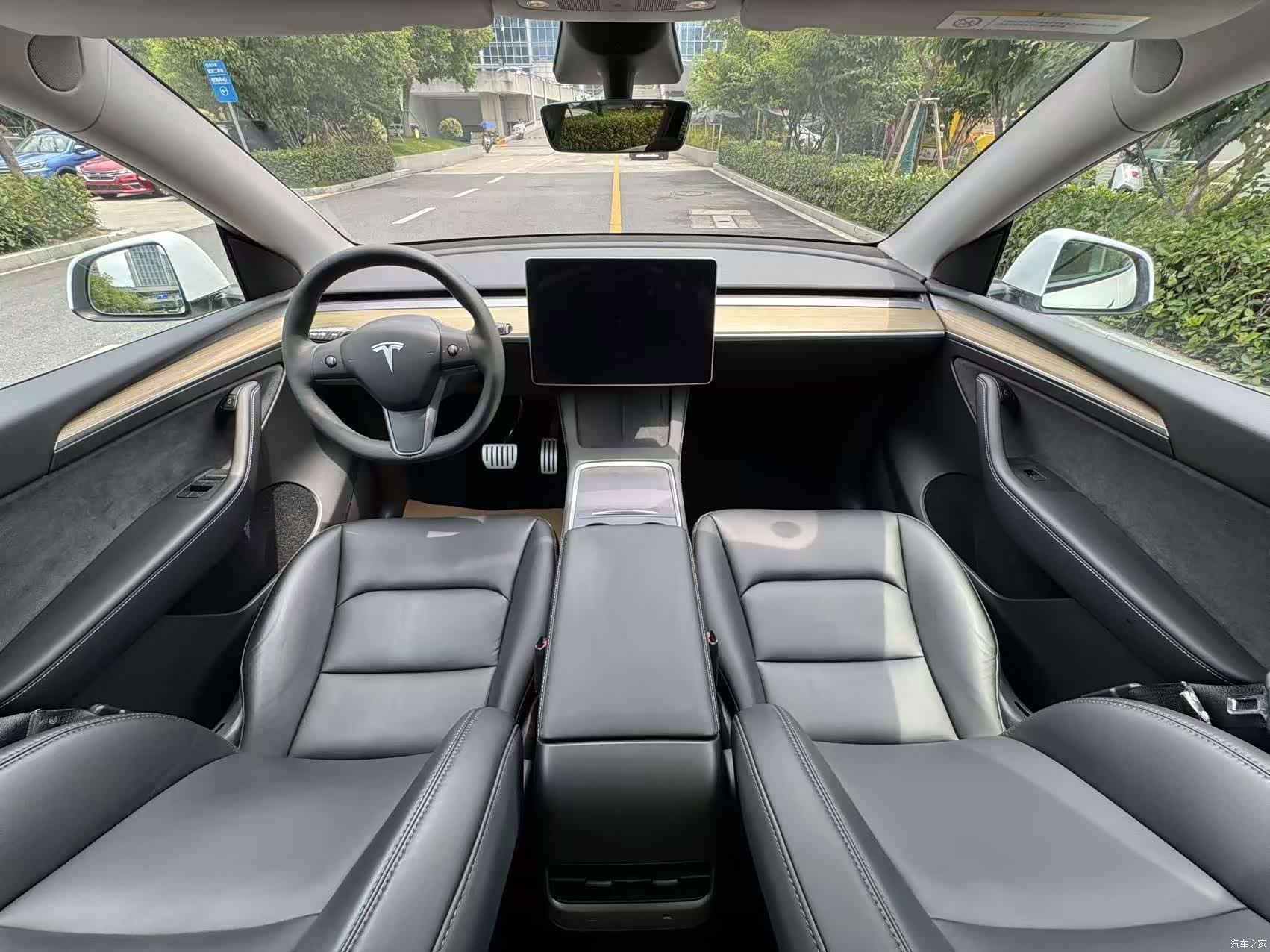 Tesla Model Y, 2023 11