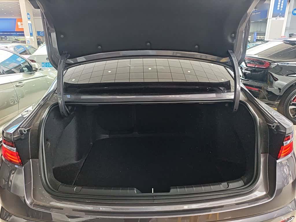 Geely Preface, 2024 15
