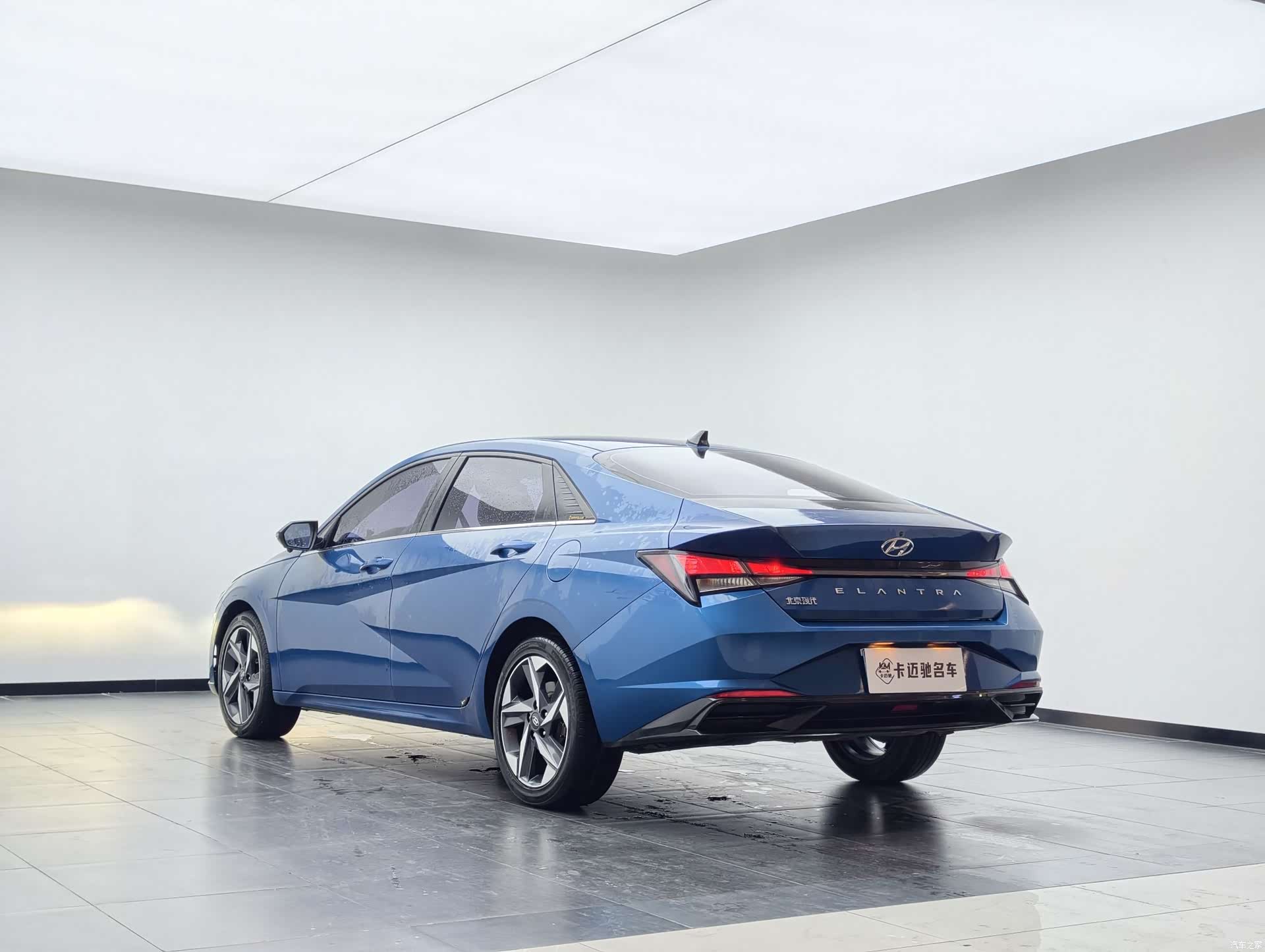 Hyundai Elantra, 2022 все фото