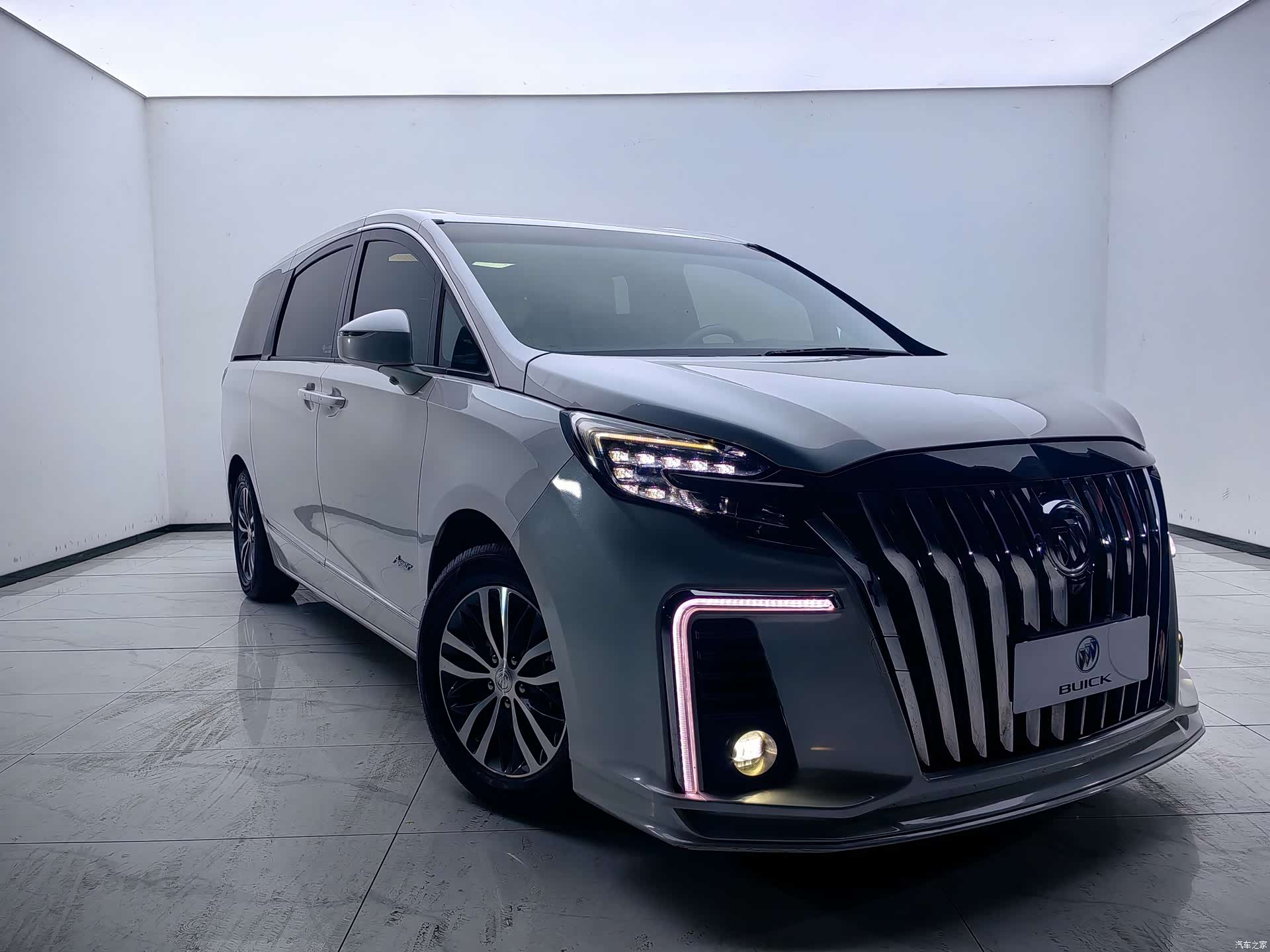 Buick GL8, 2020 3