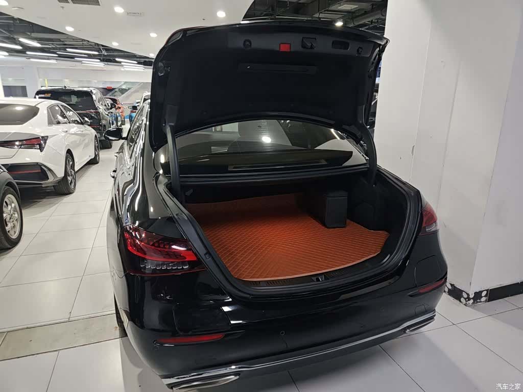 Mercedes-Benz E-Class, 2022 19