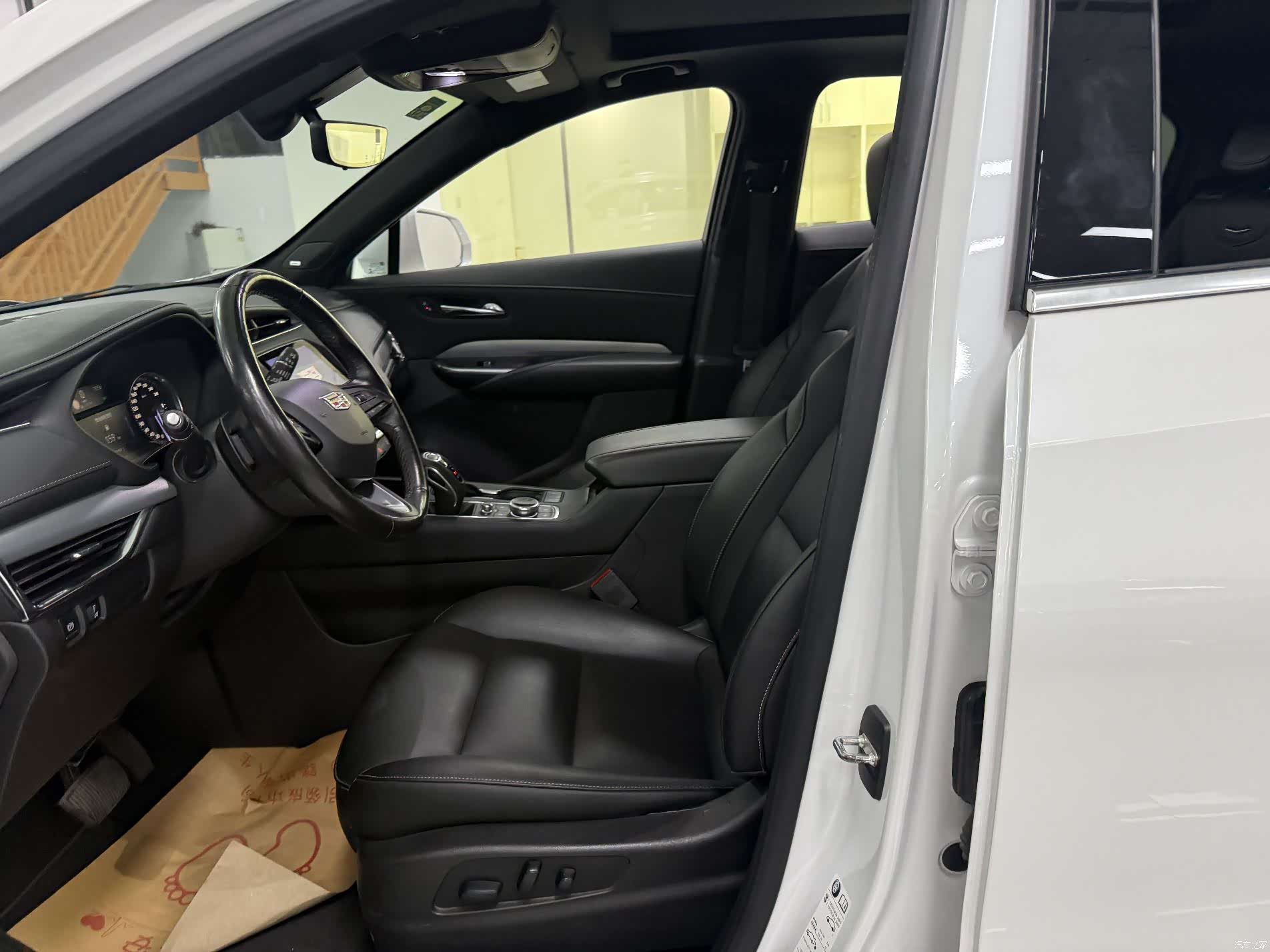 Cadillac XT4, 2019 11