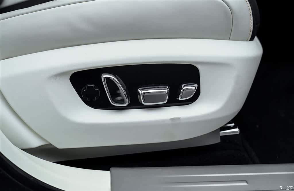 Rolls-Royce Ghost, 2022 25