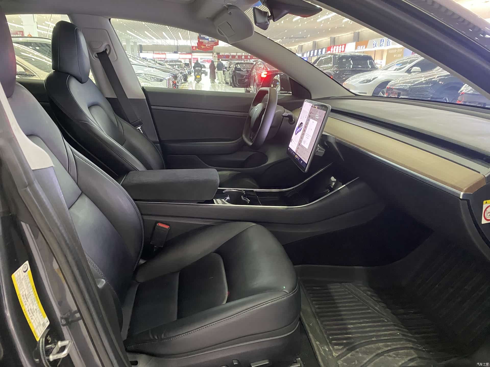 Tesla Model 3, 2020 6