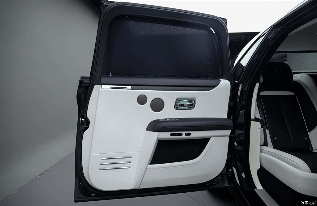 Rolls-Royce Ghost, 2022 24