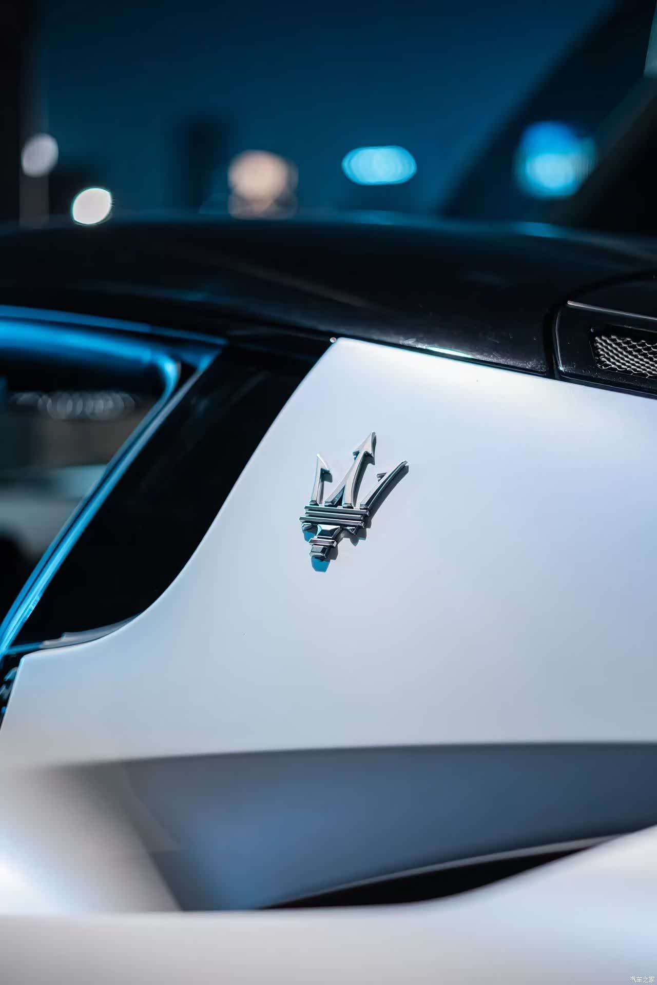 Maserati MC20, 2023 все фото