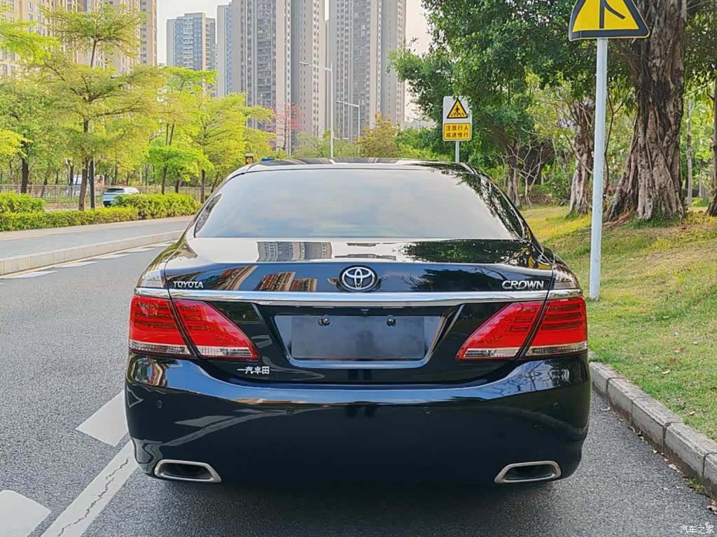 Toyota Crown, 2014 12