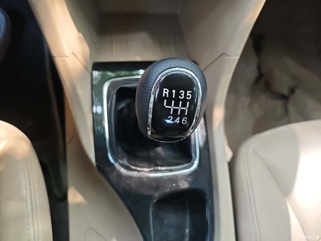 Wuling 730, 2017 14