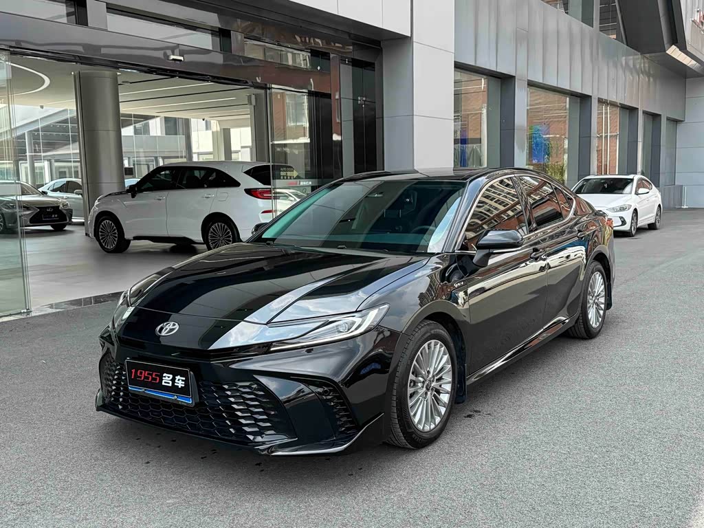 Toyota Camry 2024 2.0HE Elite
