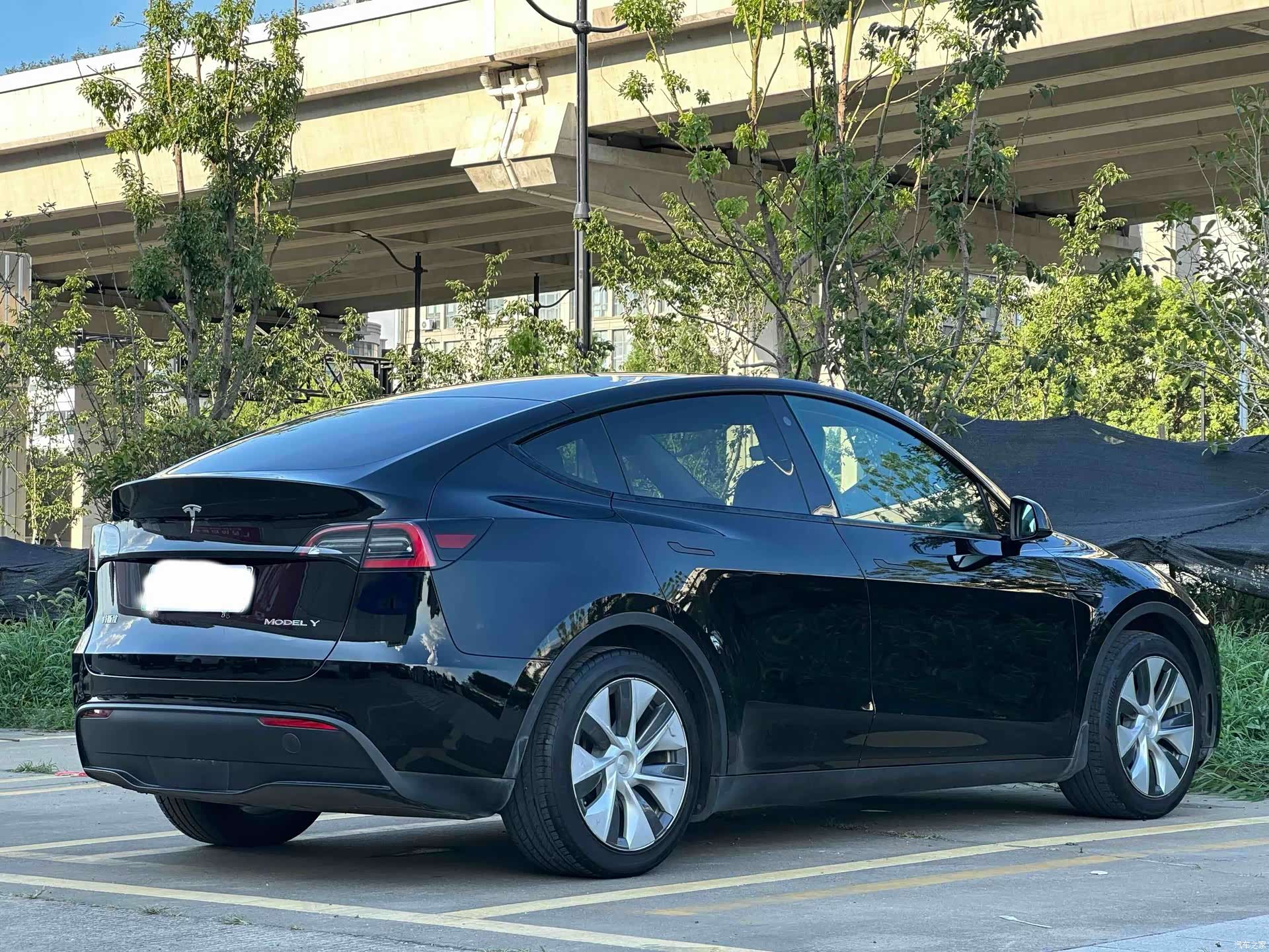 Tesla Model Y, 2022 16
