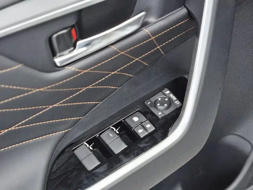 Toyota RAV4 Rongfang