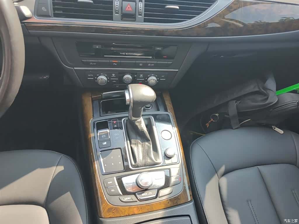 Audi A6L, 2015 14