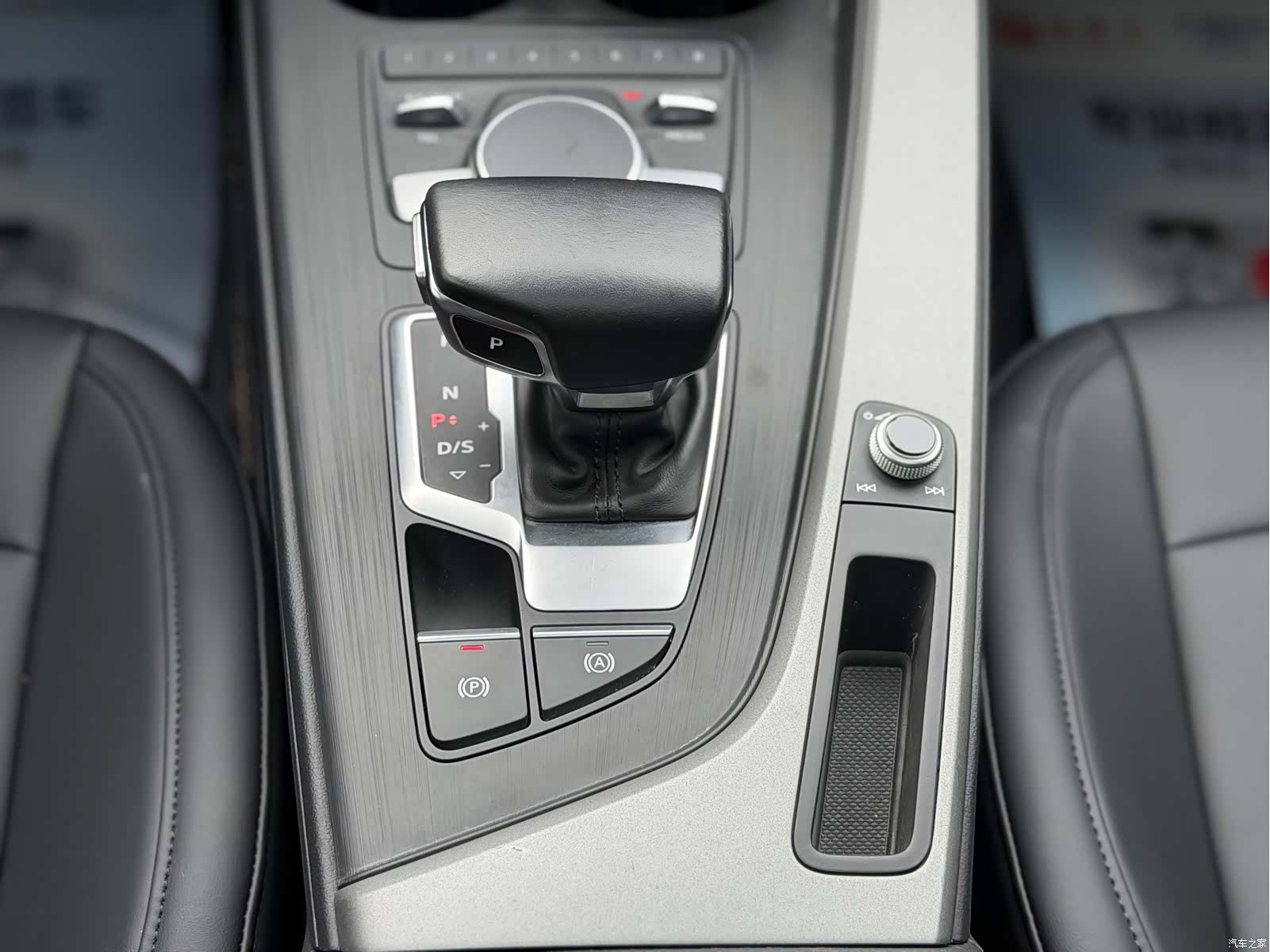 Audi A4L, 2018 11
