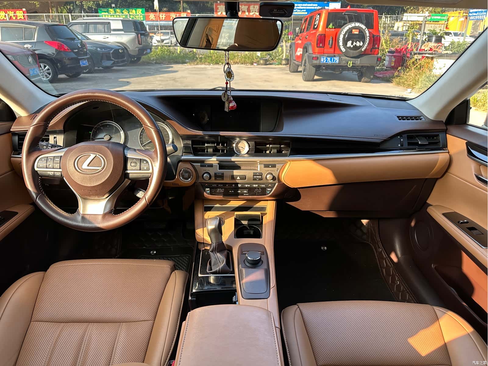 Lexus ES, 2018 9