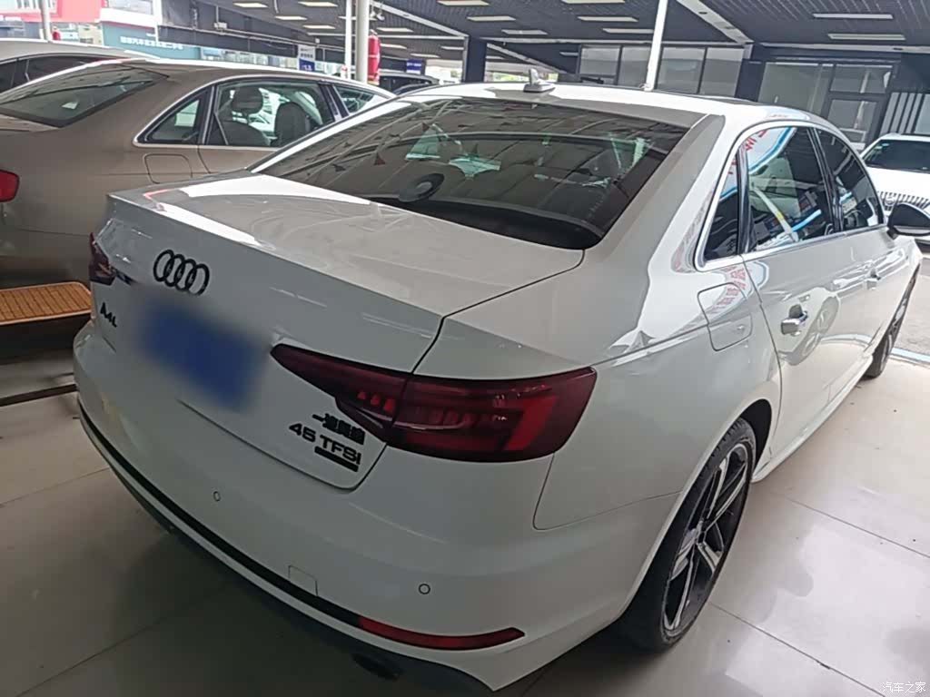Audi A4L, 2018 7