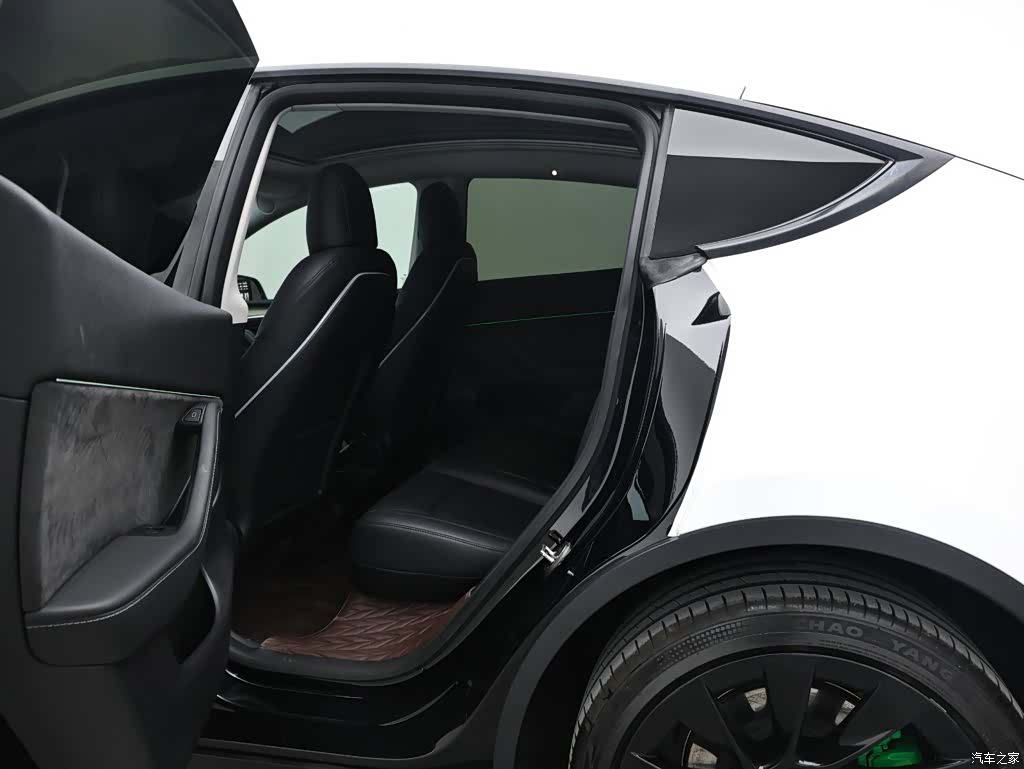 Tesla Model Y, 2021 13