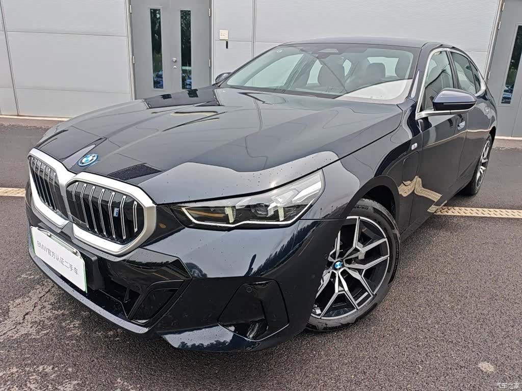 BMW i5, 2025 1