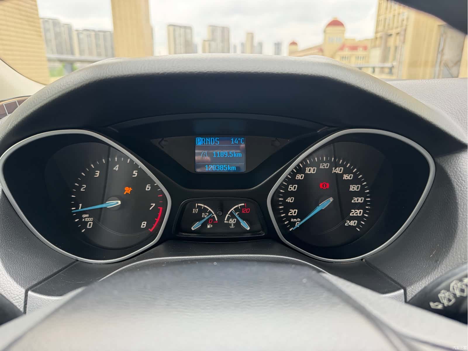 Ford Focus, 2014 10