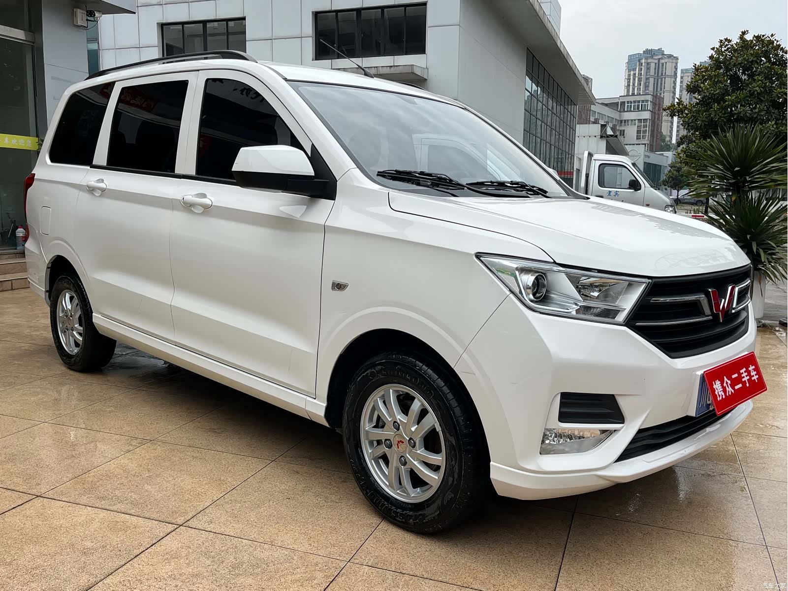 Wuling Hongguang, 2022 4