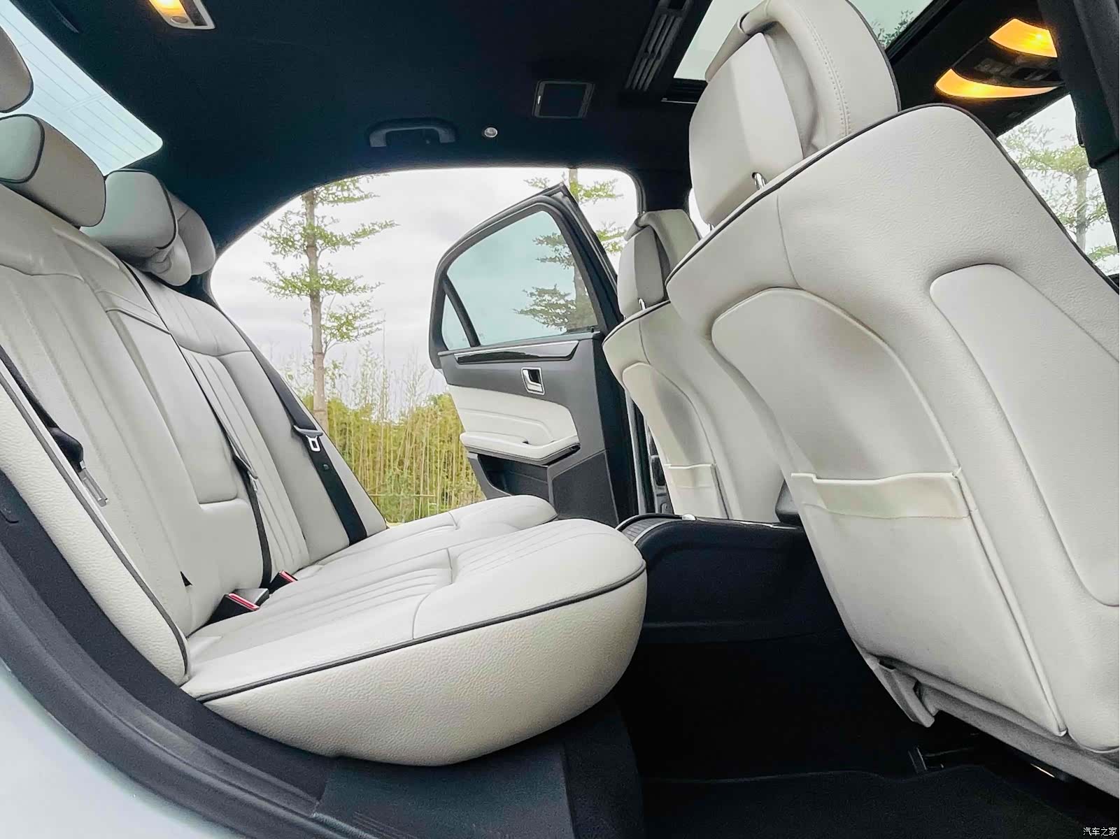 Mercedes-Benz E-Class, 2015 13