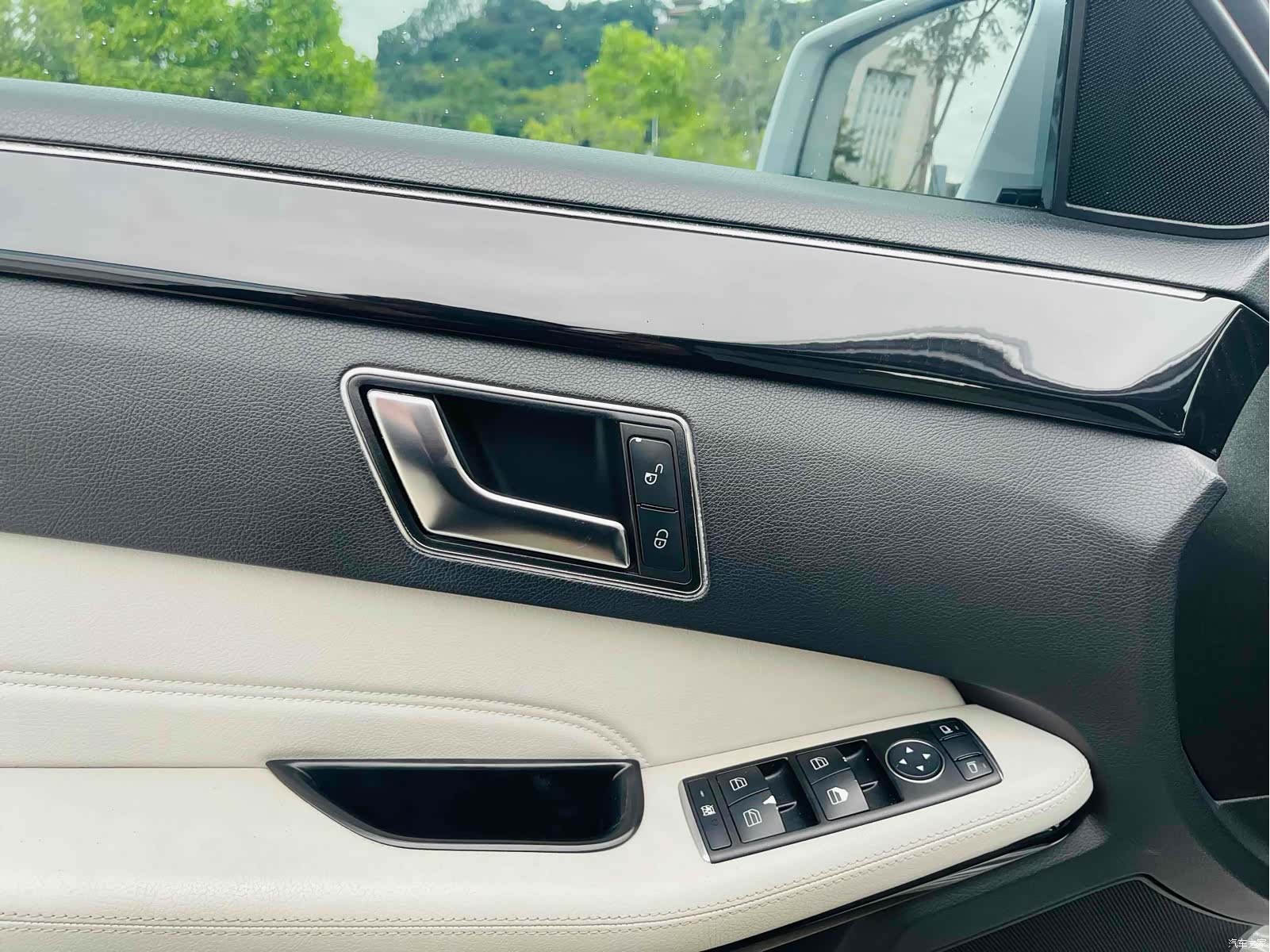 Mercedes-Benz E-Class, 2015 9