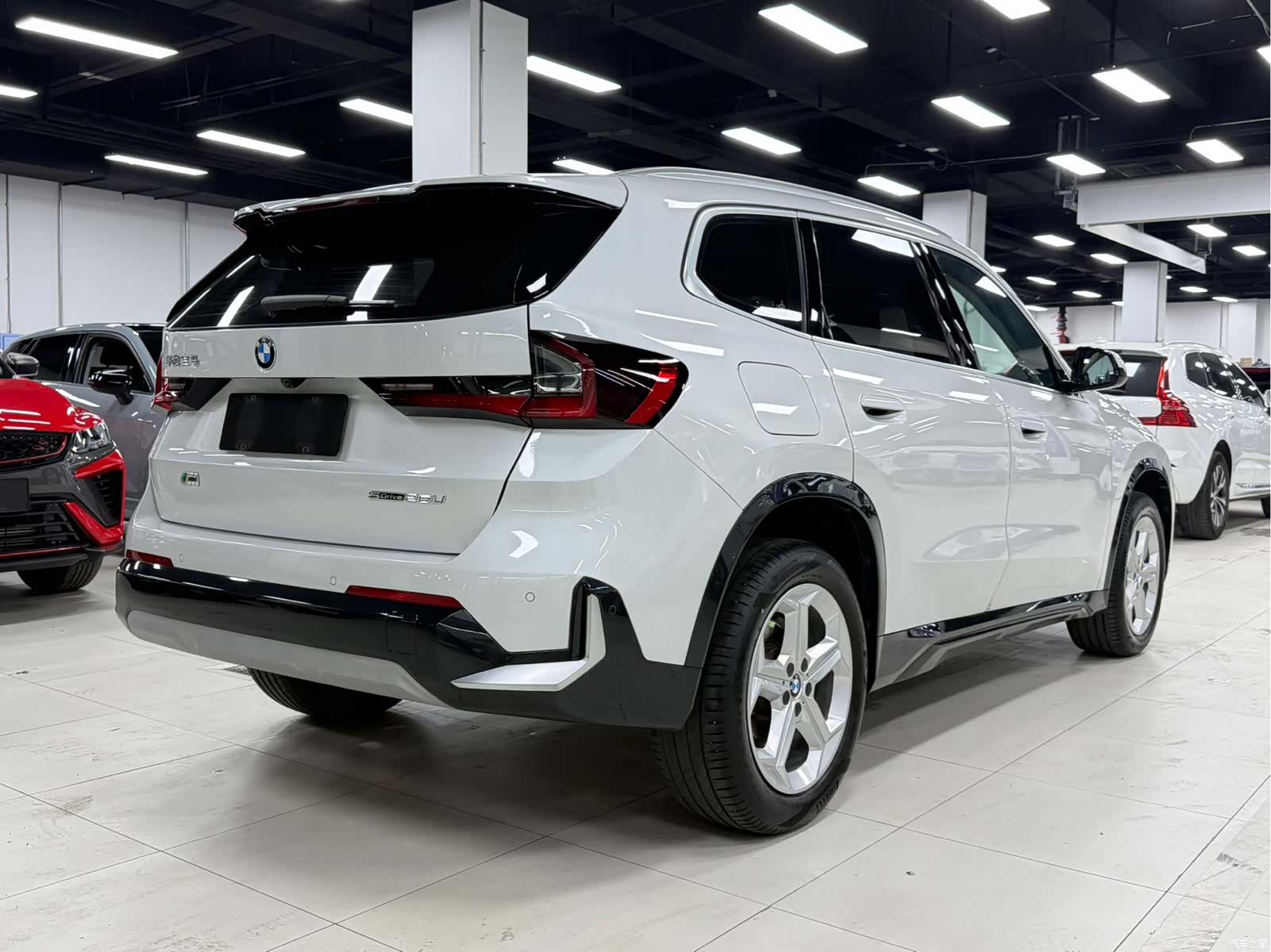 BMW X1, 2023 все фото