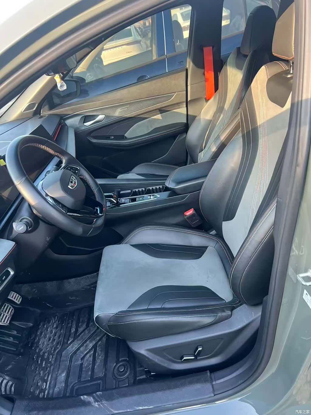 Geely Binray, 2022 7