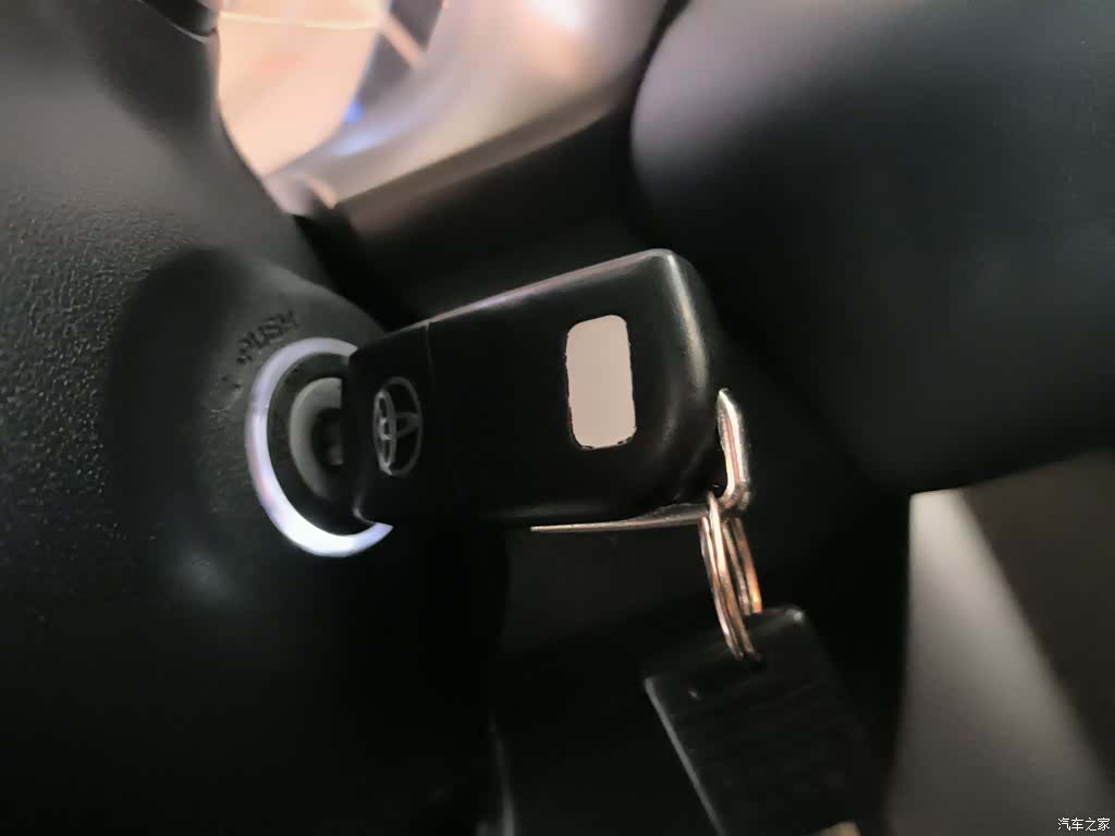 Toyota RAV4, 2015 17