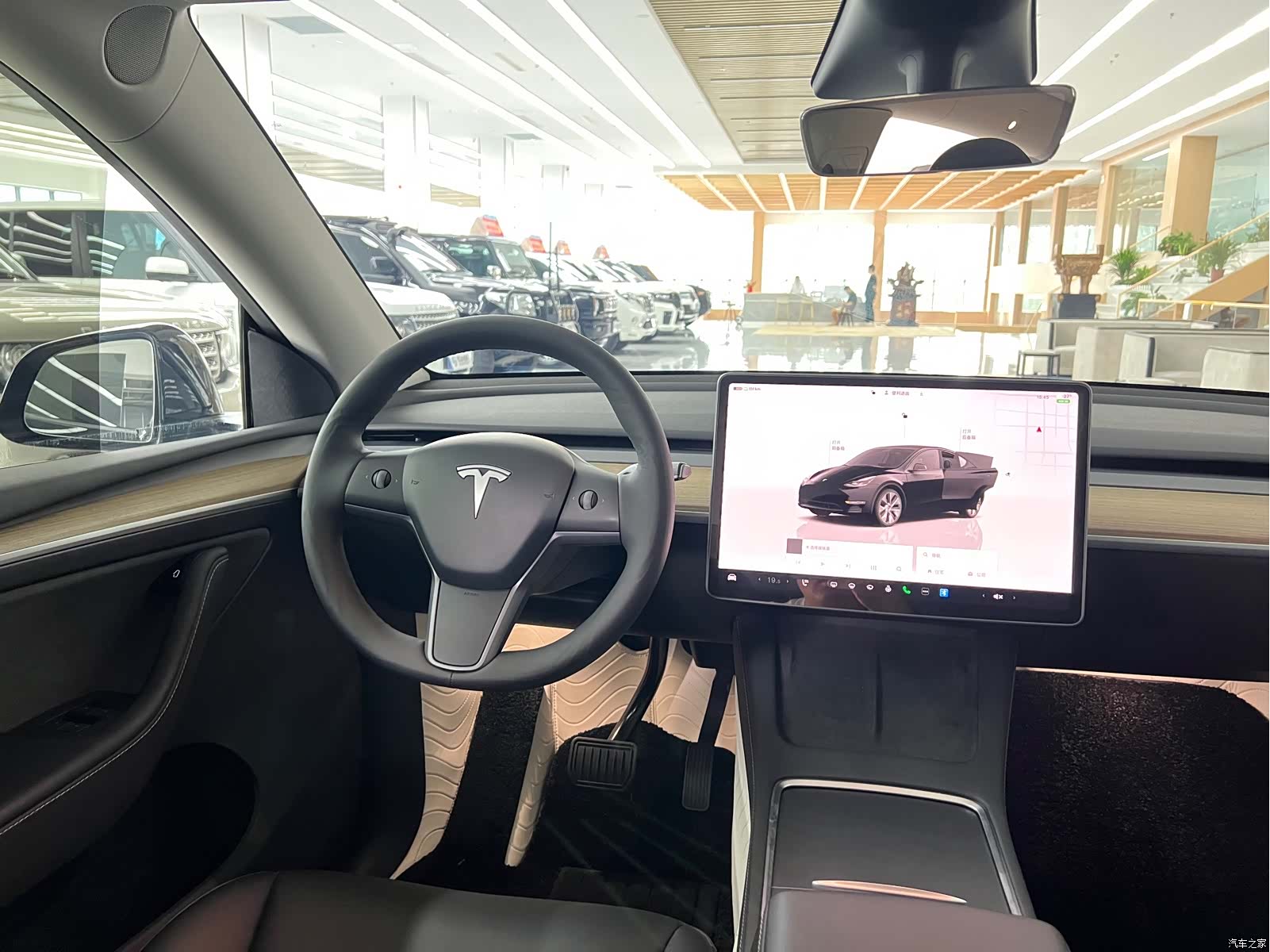 Tesla Model Y, 2023 9