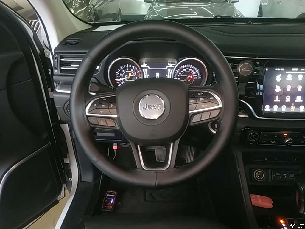 Jeep Grand Commander, 2019 11