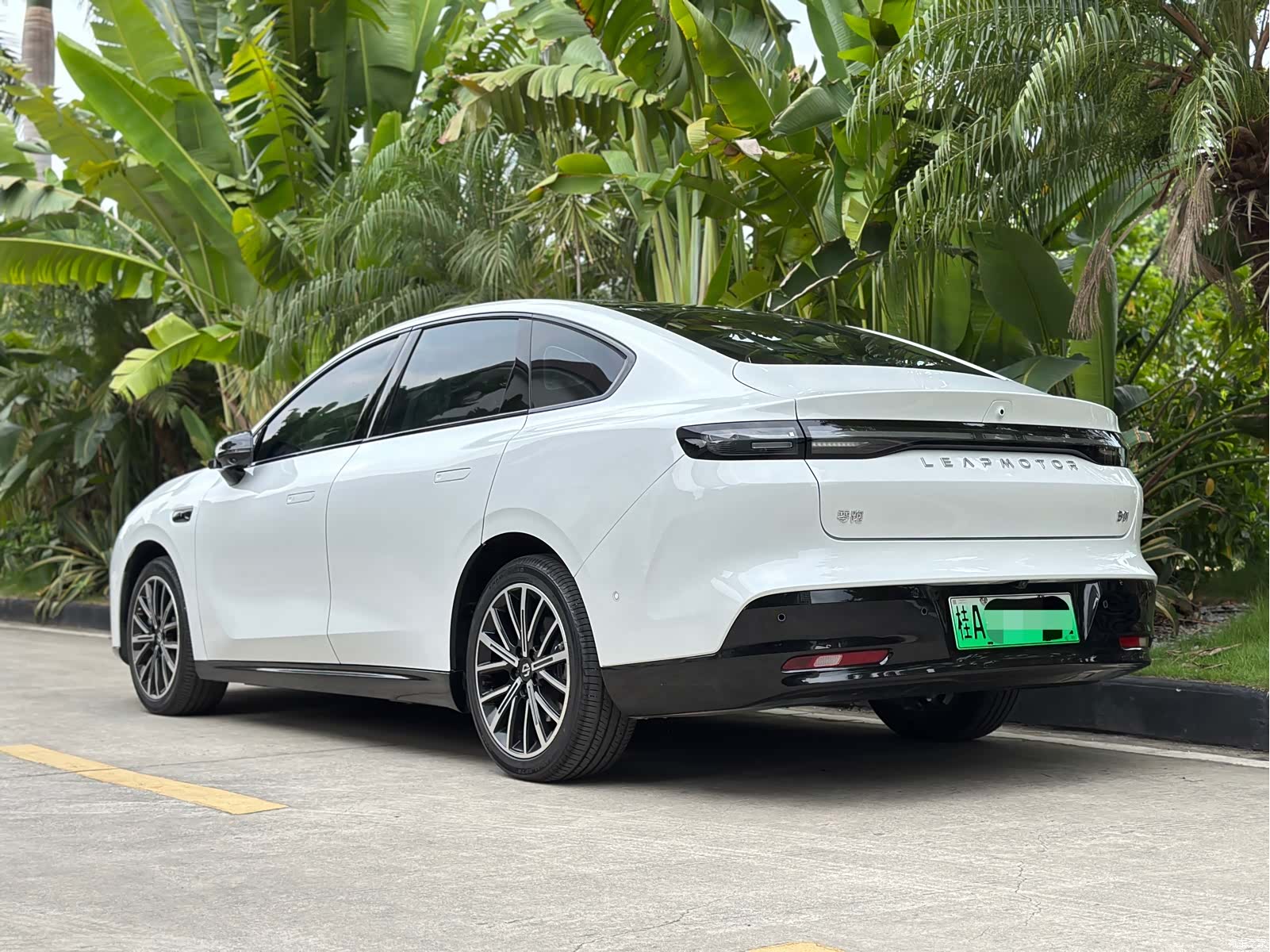 Leapmotor B01, 2025 все фото