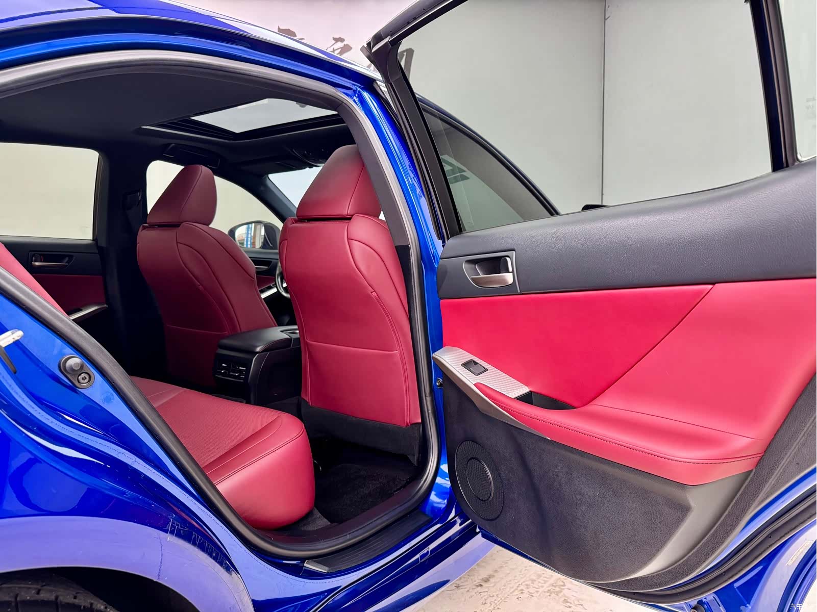 Lexus IS, 2018 11