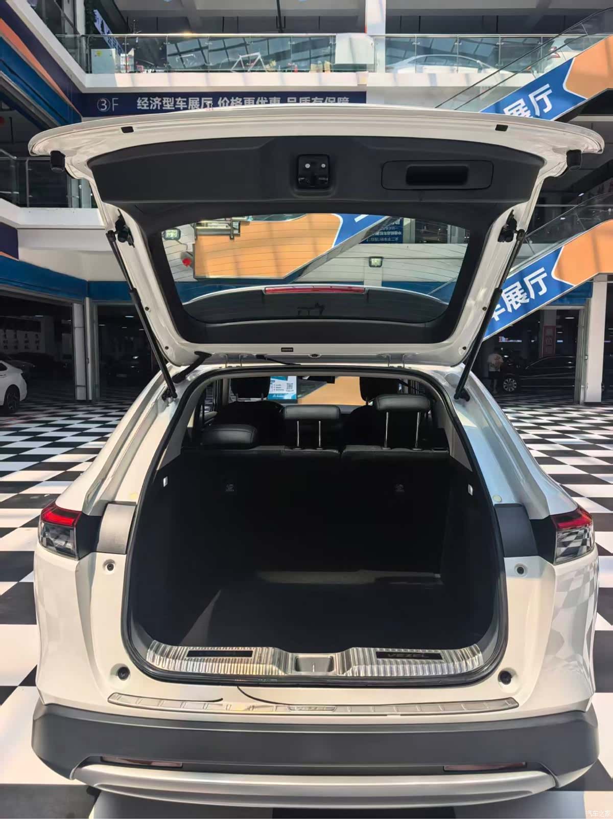 Honda Vezel, 2023 16