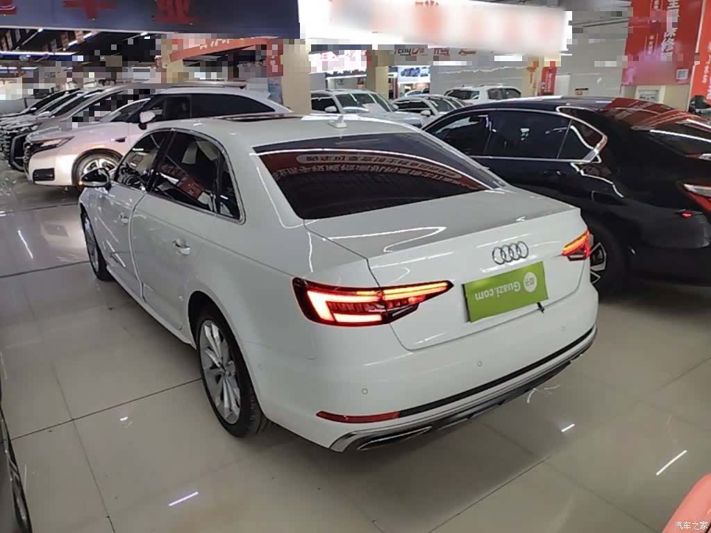 Audi A4L, 2019 все фото