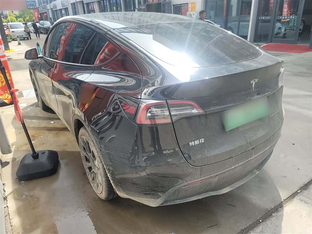 Tesla Model Y, 2022 4