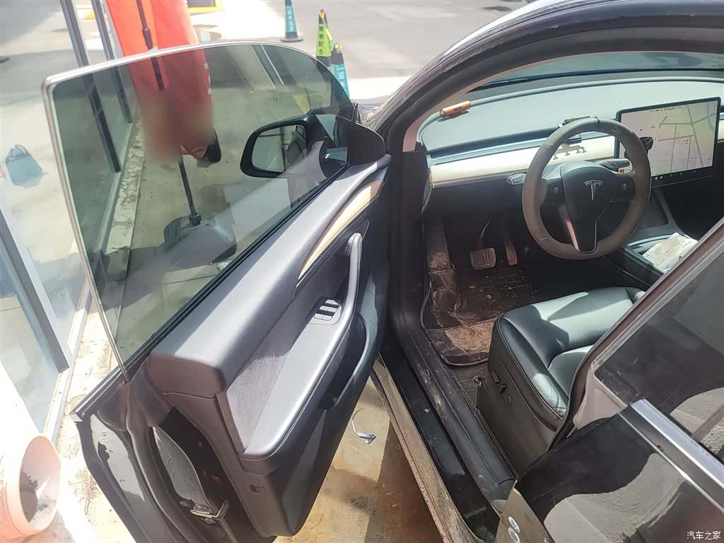 Tesla Model Y, 2022 15